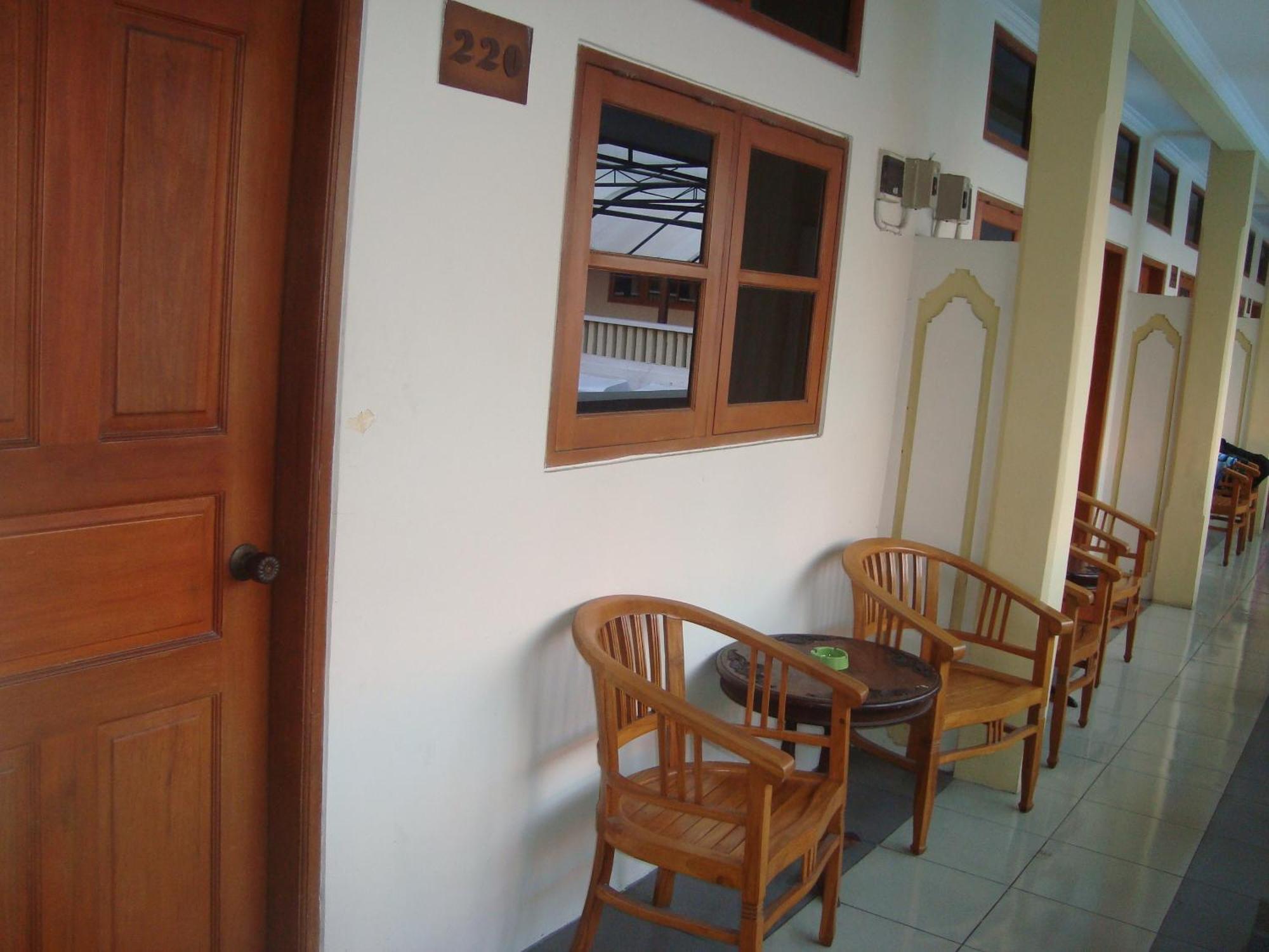 Rosani Hotel Kuta Lombok Buitenkant foto