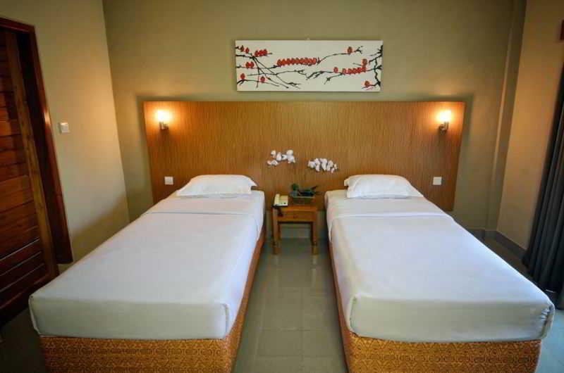 Rosani Hotel Kuta Lombok Buitenkant foto