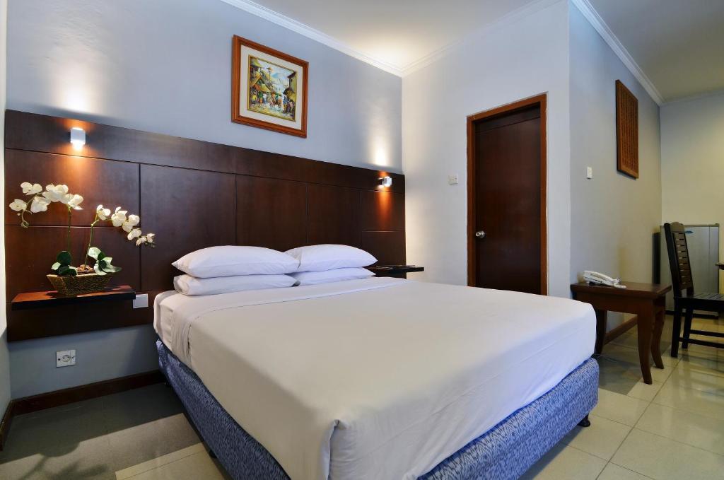 Rosani Hotel Kuta Lombok Buitenkant foto