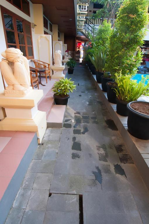 Rosani Hotel Kuta Lombok Buitenkant foto