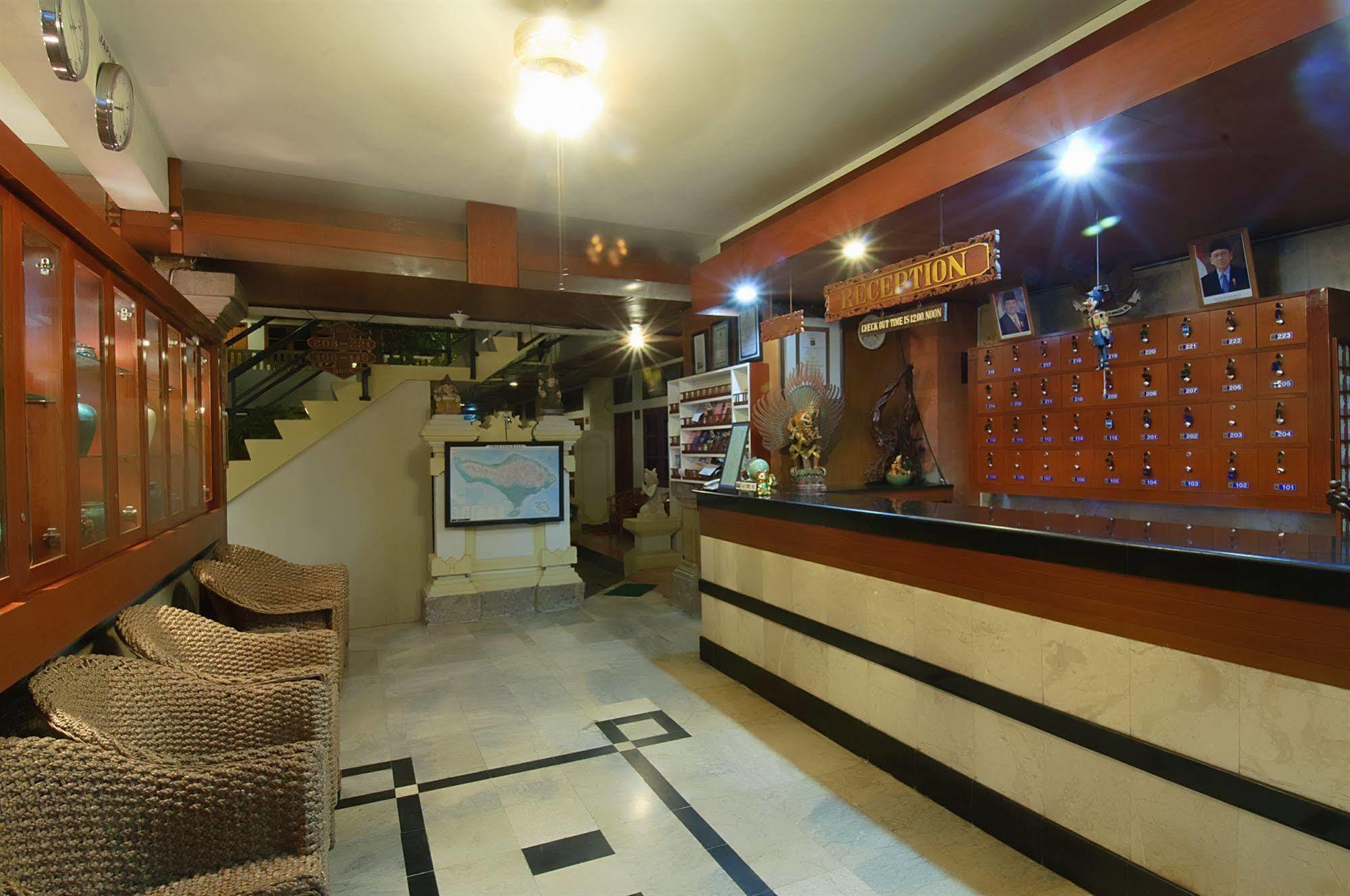 Rosani Hotel Kuta Lombok Buitenkant foto