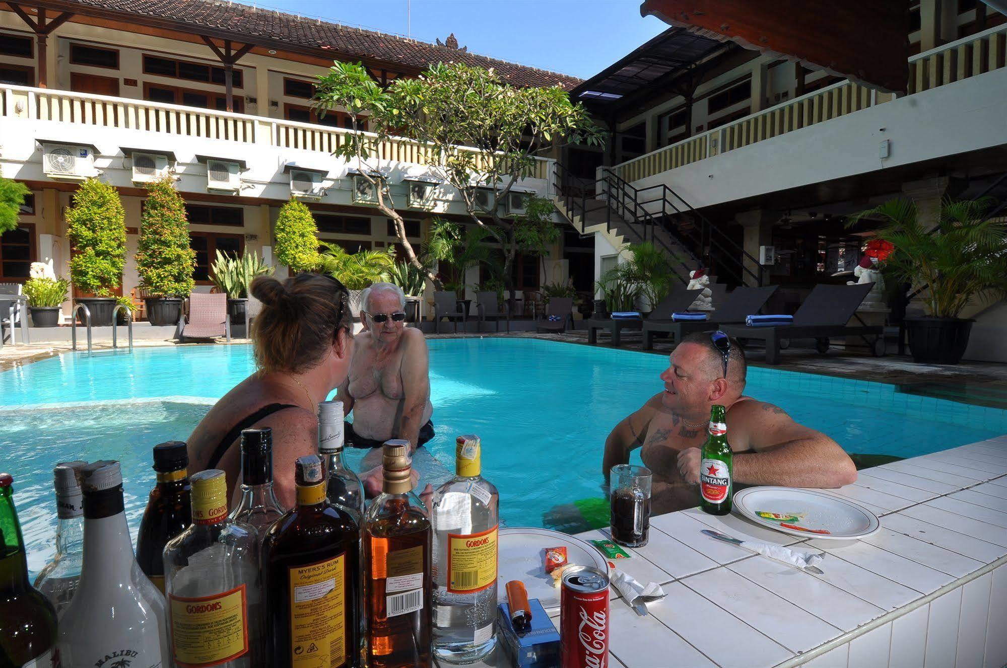 Rosani Hotel Kuta Lombok Buitenkant foto